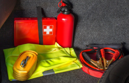 Що потрібно обовʼязково возити з собою в автомобілі