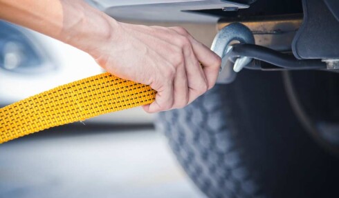 Буксирування машини з АКПП: чи можливо це