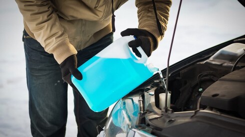 Як розморозити рідину в бачку омивача