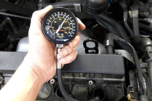 Як перевірити компресію двигуна