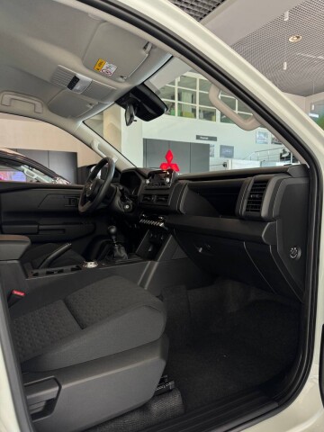 L200 2.4 6МТ INVITE 4WD Super Select