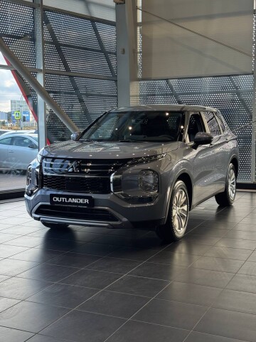 OUTLANDER INTENSE 2.5 CVT 4WD