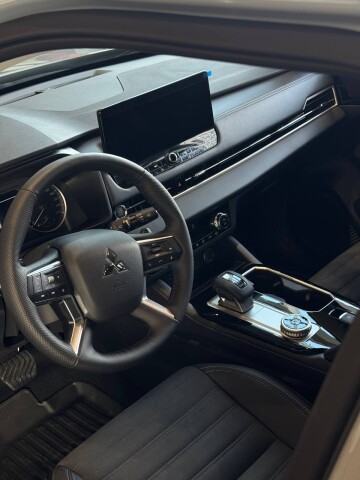 OUTLANDER INTENSE 2.5 CVT 4WD