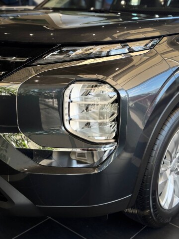 OUTLANDER BUSINESS 2.5 CVT 2WD