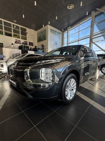 OUTLANDER BUSINESS 2.5 CVT 2WD