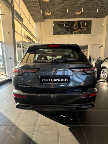 OUTLANDER BUSINESS 2.5 CVT 2WD