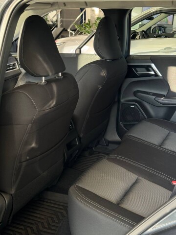 OUTLANDER BUSINESS 2.5 CVT 2WD