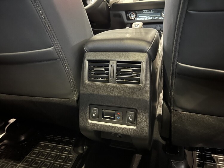 OUTLANDER ULTIMATE 2.5 CVT 4WD