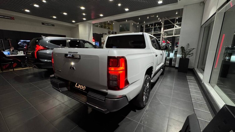 L200 2.4 6AT Ultimate 4WD