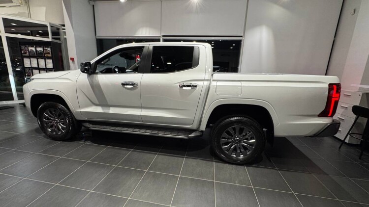 L200 2.4 6AT Ultimate 4WD