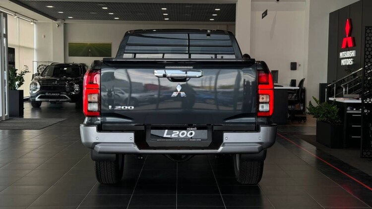 L200 2.4 6AT Ultimate 4WD