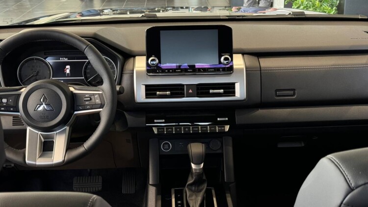 L200 2.4 6AT Ultimate 4WD