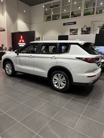 OUTLANDER BUSINESS 2.5 CVT 2WD