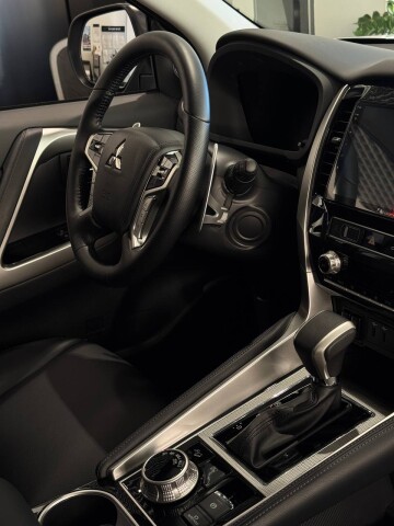 PAJERO SPORT ULTIMATE 3.0V6 8АТ Super Select 4WD-II