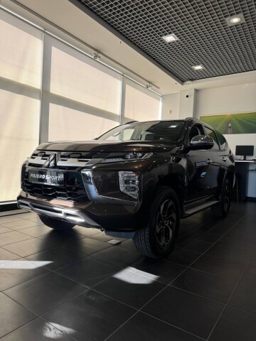 PAJERO SPORT ULTIMATE 3.0V6 8AT 4WD