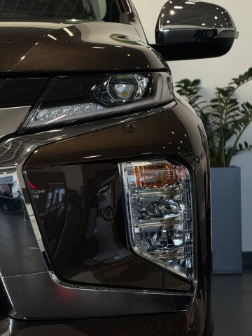 PAJERO SPORT ULTIMATE 3.0V6 8AT 4WD