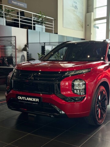 OUTLANDER ULTIMATE 2.5 CVT 4WD