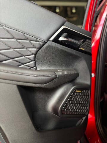 OUTLANDER ULTIMATE 2.5 CVT 4WD