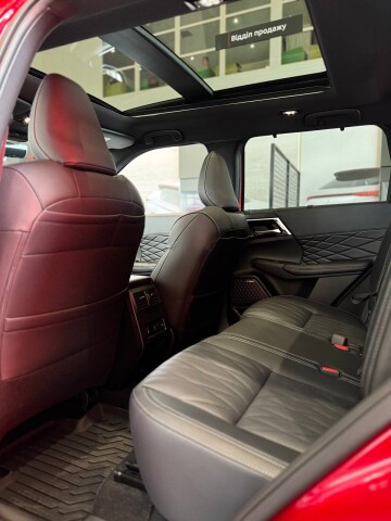 OUTLANDER ULTIMATE 2.5 CVT 4WD