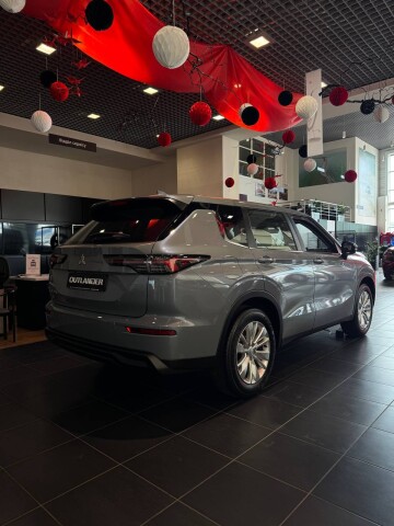 OUTLANDER BUSINESS 2.5 CVT 2WD