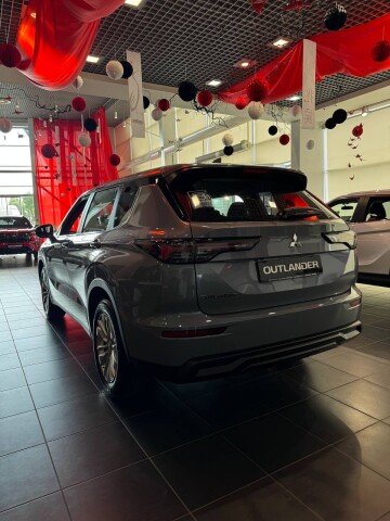 OUTLANDER BUSINESS 2.5 CVT 2WD