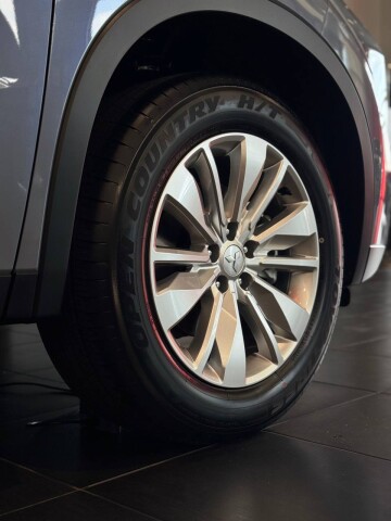 OUTLANDER BUSINESS 2.5 CVT 2WD