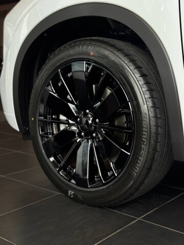 OUTLANDER ULTIMATE 2.5 CVT 4WD