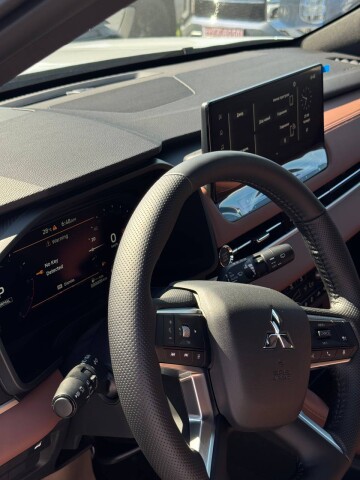 OUTLANDER INTENSE 2.5 CVT 4WD
