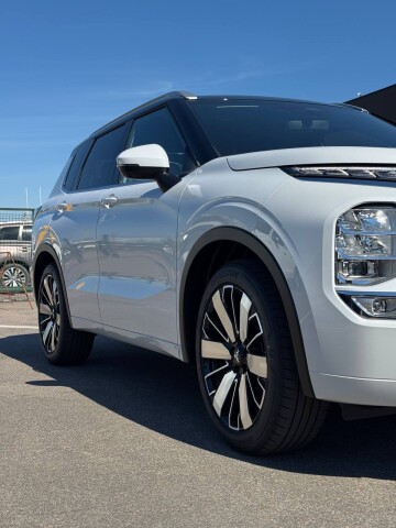 OUTLANDER INTENSE 2.5 CVT 4WD