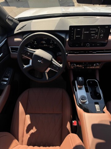 OUTLANDER INTENSE 2.5 CVT 4WD