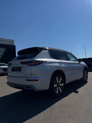 OUTLANDER INTENSE 2.5 CVT 4WD
