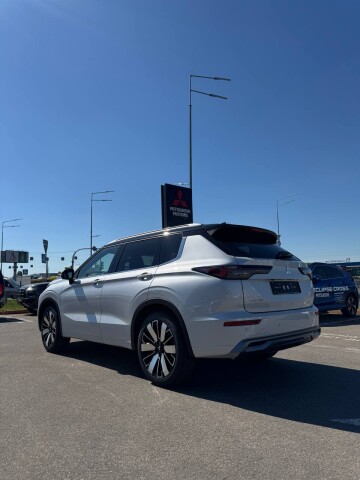 OUTLANDER INTENSE 2.5 CVT 4WD