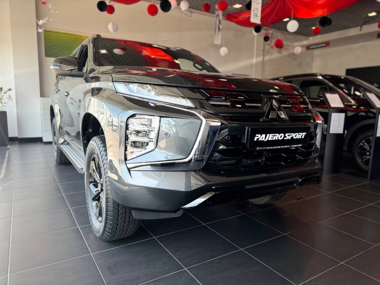 PAJERO SPORT ULTIMATE 3.0V6 8AT 4WD