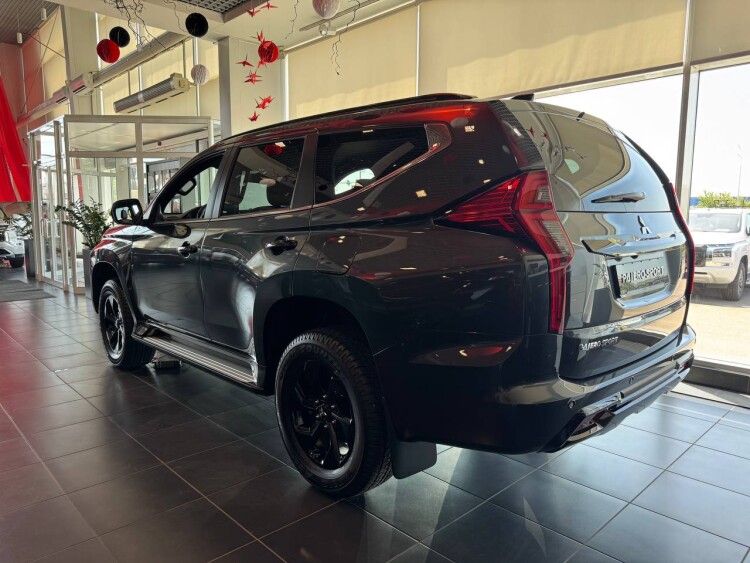 PAJERO SPORT ULTIMATE 3.0V6 8AT 4WD