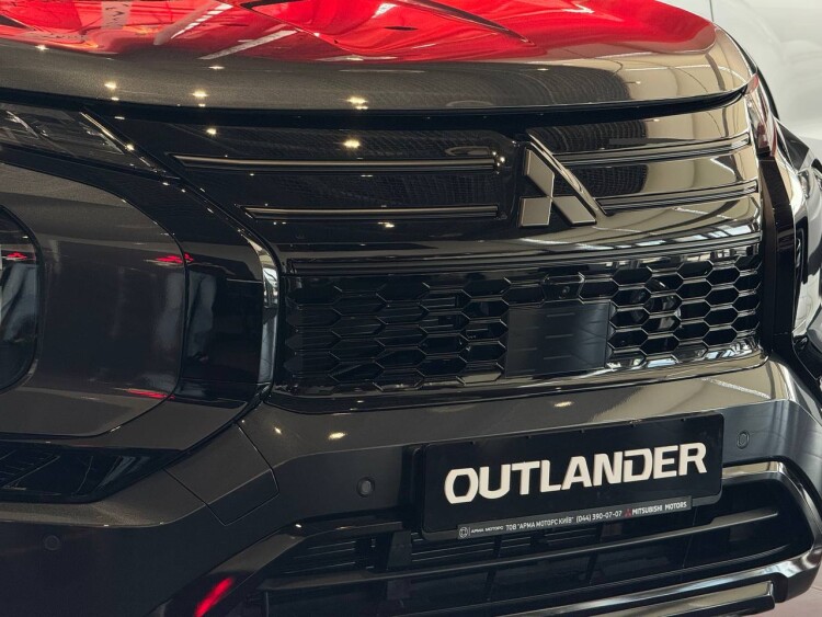 OUTLANDER ULTIMATE BLACK 2.5 CVT 4WD