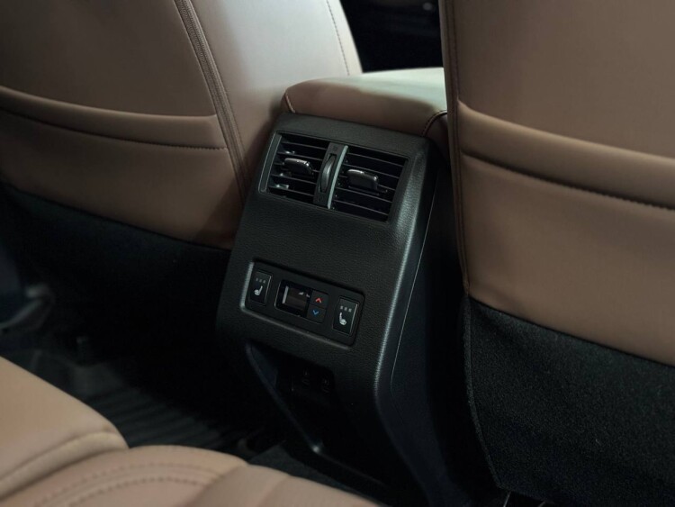 OUTLANDER ULTIMATE PLUS 2.5 CVT 4WD