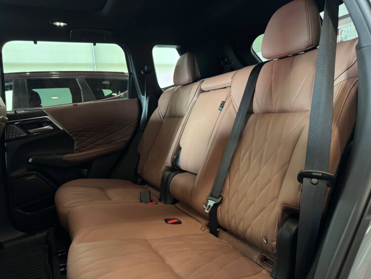 OUTLANDER ULTIMATE PLUS 2.5 CVT 4WD