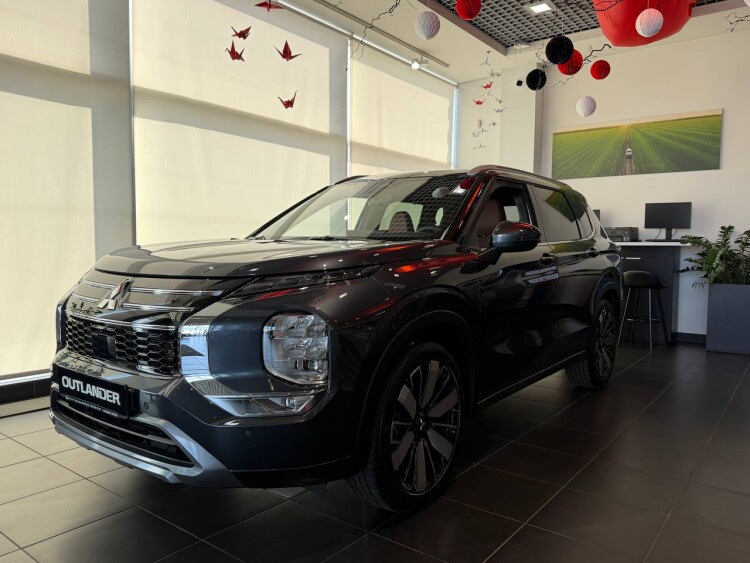 OUTLANDER ULTIMATE PLUS 2.5 CVT 4WD