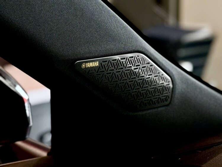 OUTLANDER ULTIMATE SAM 2.5 CVT 4WD