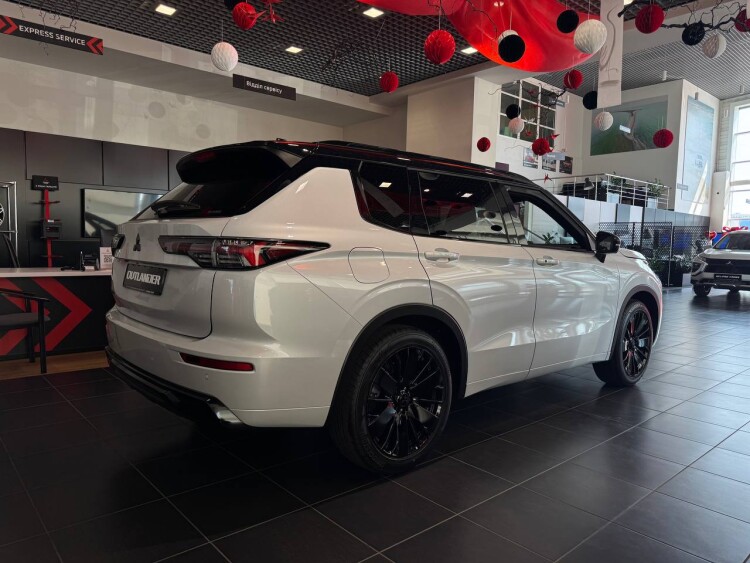 OUTLANDER ULTIMATE SAM 2.5 CVT 4WD