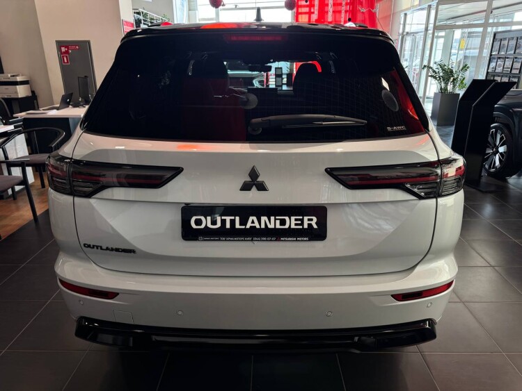 OUTLANDER ULTIMATE SAM 2.5 CVT 4WD