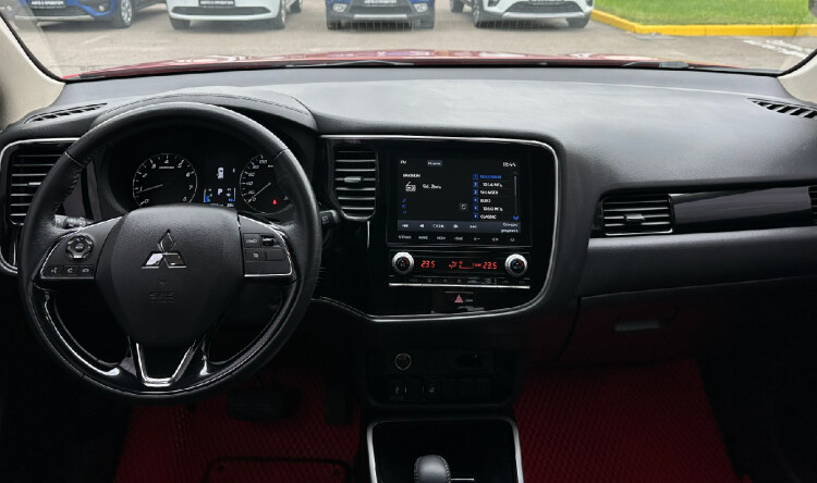 MITSUBISHI OUTLANDER INVITE CVT 2020 - III покоління (чероний)