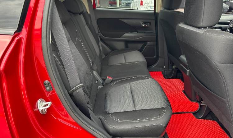 MITSUBISHI OUTLANDER INVITE CVT 2020 - III покоління (чероний)