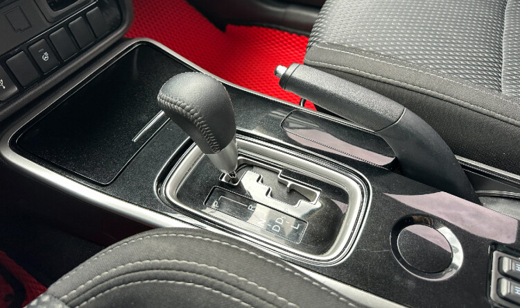 MITSUBISHI OUTLANDER INVITE CVT 2020 - III покоління (чероний)