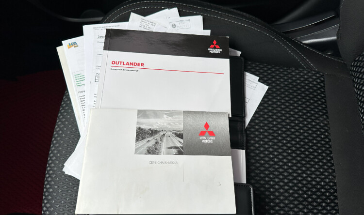 MITSUBISHI OUTLANDER INVITE CVT 2020 - III покоління (чероний)