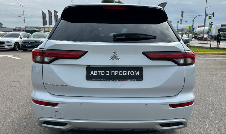 MITSUBISHI OUTLANDER ULTIMATE AWD - IV покоління (білий)