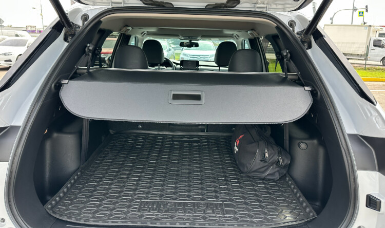 MITSUBISHI OUTLANDER ULTIMATE AWD - IV покоління (білий)