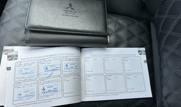MITSUBISHI OUTLANDER ULTIMATE AWD - IV покоління (білий)