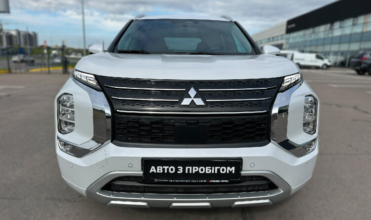 MITSUBISHI OUTLANDER ULTIMATE AWD - IV покоління (білий)