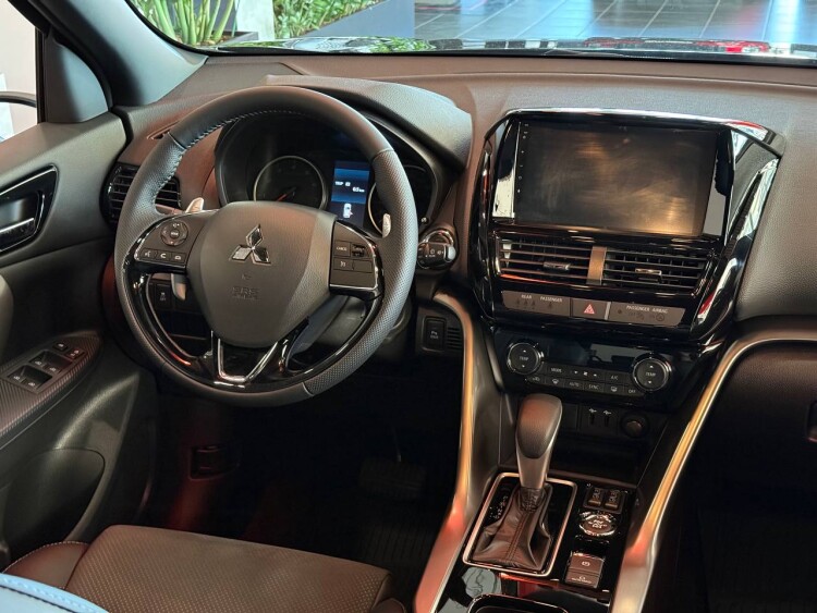ECLIPSE CROSS INSTYLE 1.5 CVT 4WD (чорний аметисовий металік - X42)